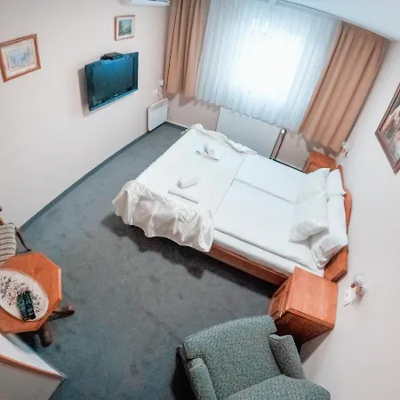 Pansion Stari Grad Szálloda 3*