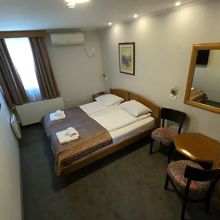 Pansion Stari Grad Hotel 3*
