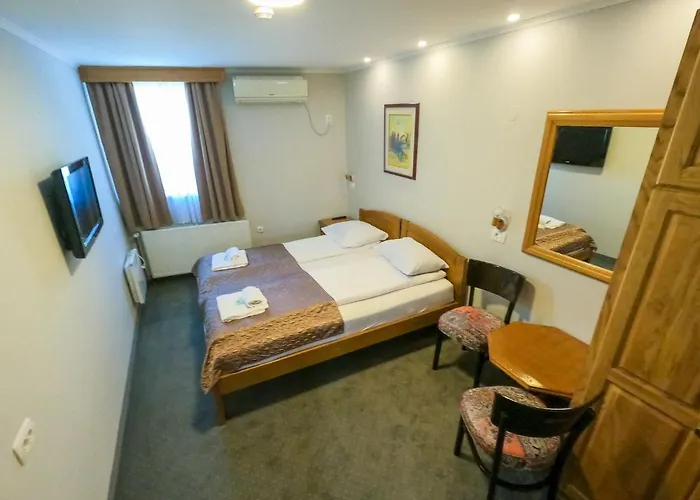 Pansion Stari Grad 3*