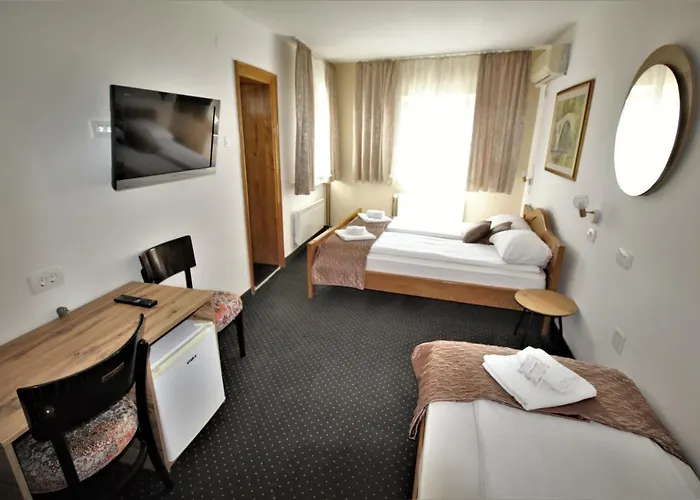 Pansion Stari Grad 3*