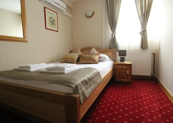 Hotel Pansion Stari Grad 3*